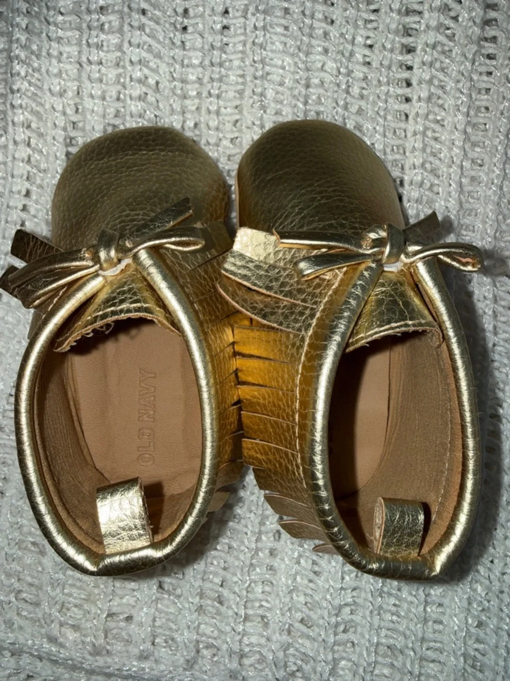 Old Navy 💛💛 Gold Toddler Moccasins 💛💛 w/ Bow - 12-18 months